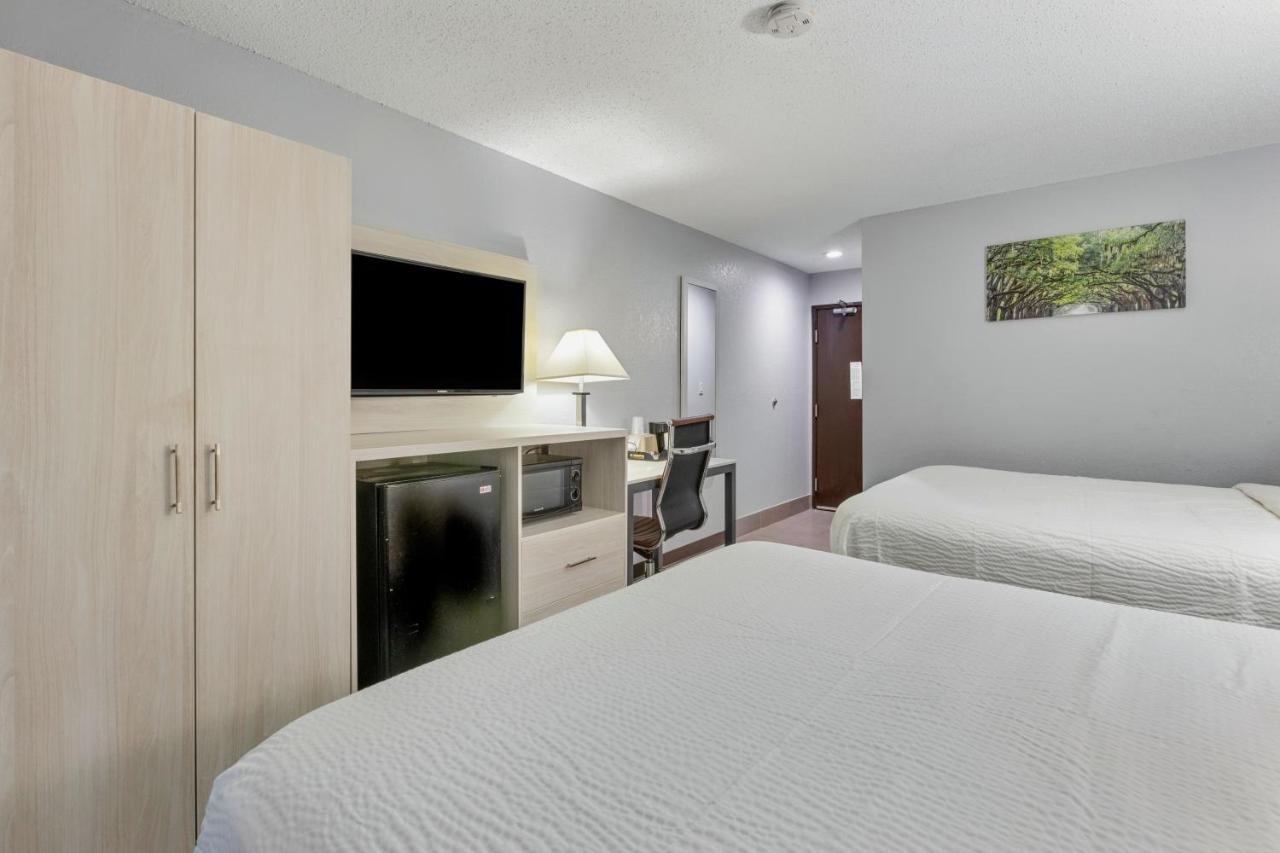 Days Inn By Wyndham Savannah Gateway I-95 Джорджтаун Экстерьер фото