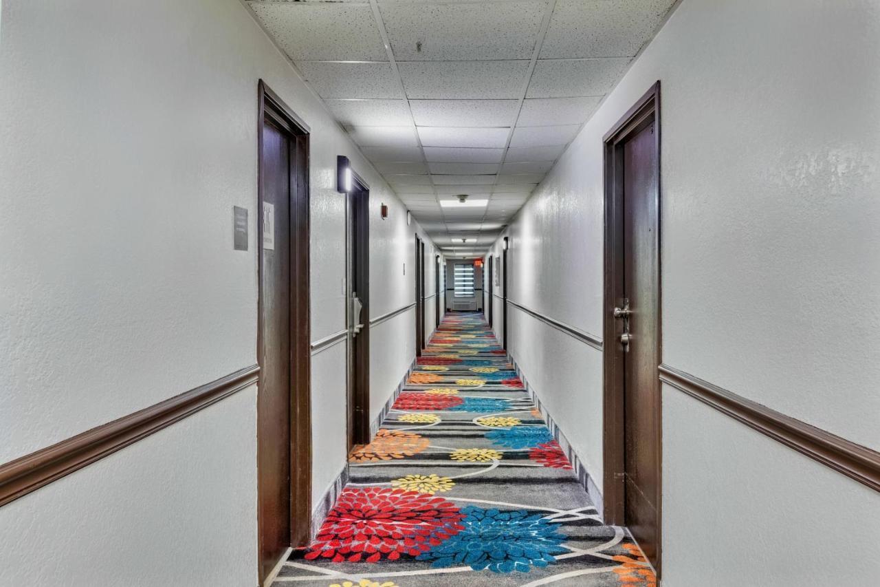 Days Inn By Wyndham Savannah Gateway I-95 Джорджтаун Экстерьер фото
