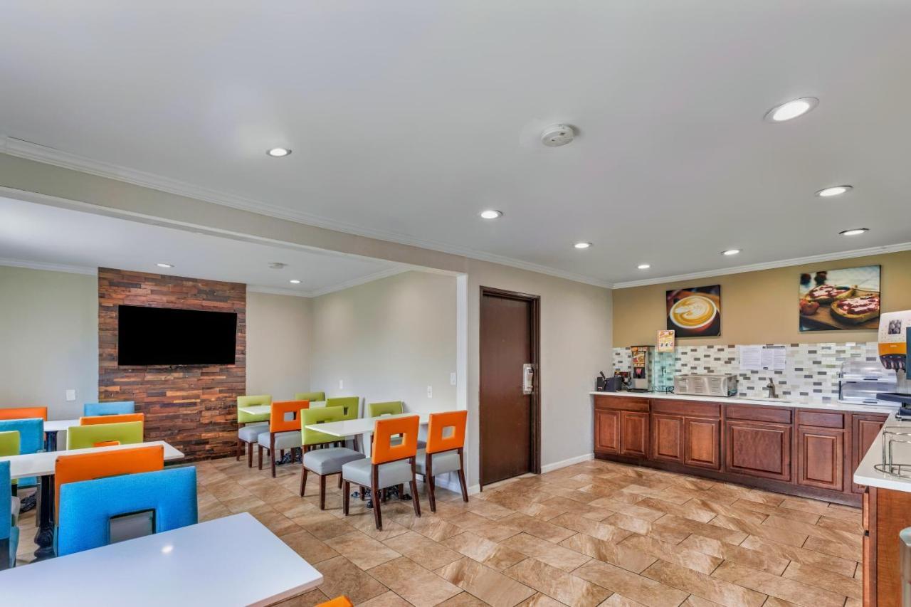 Days Inn By Wyndham Savannah Gateway I-95 Джорджтаун Экстерьер фото