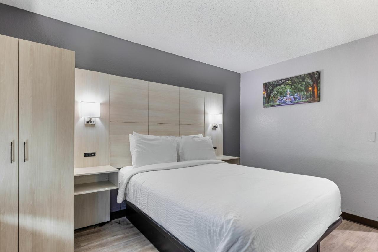Days Inn By Wyndham Savannah Gateway I-95 Джорджтаун Экстерьер фото