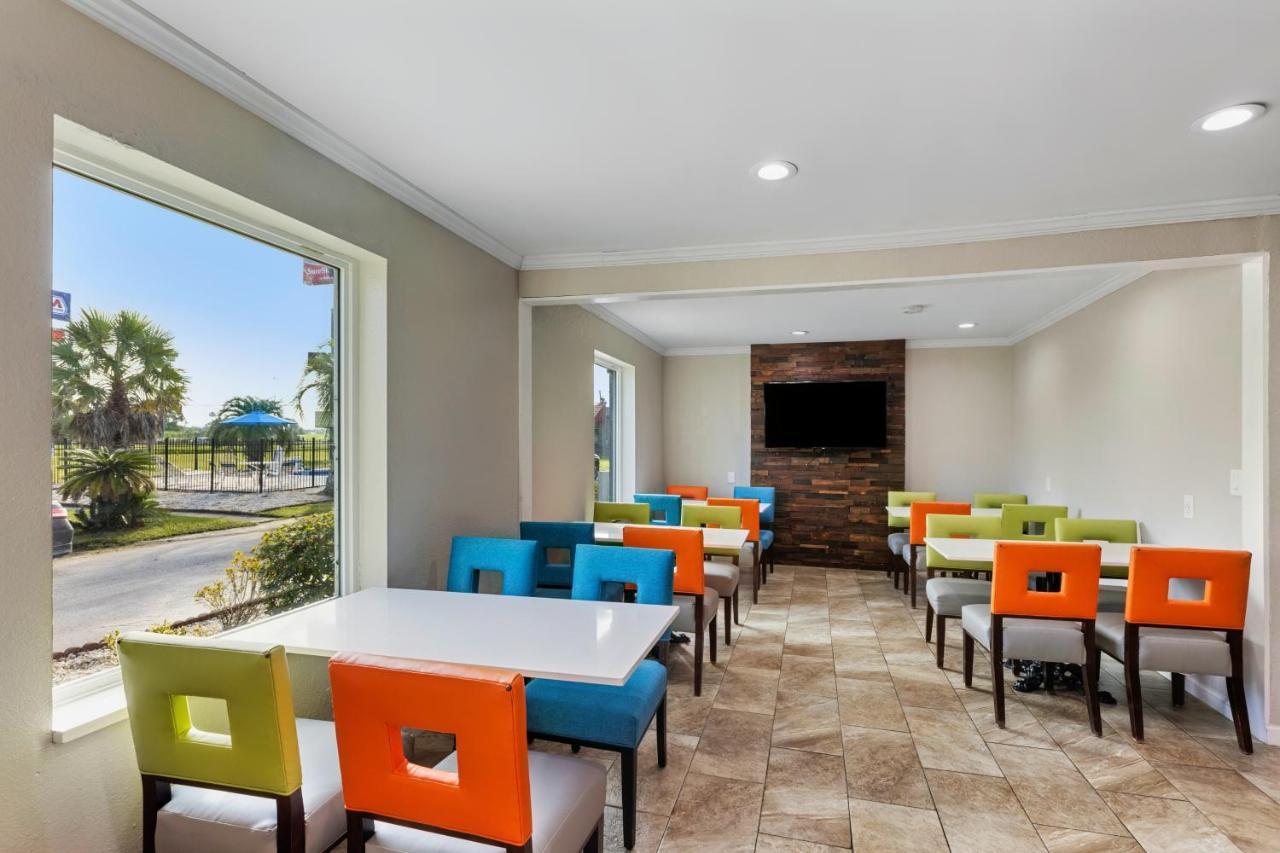 Days Inn By Wyndham Savannah Gateway I-95 Джорджтаун Экстерьер фото