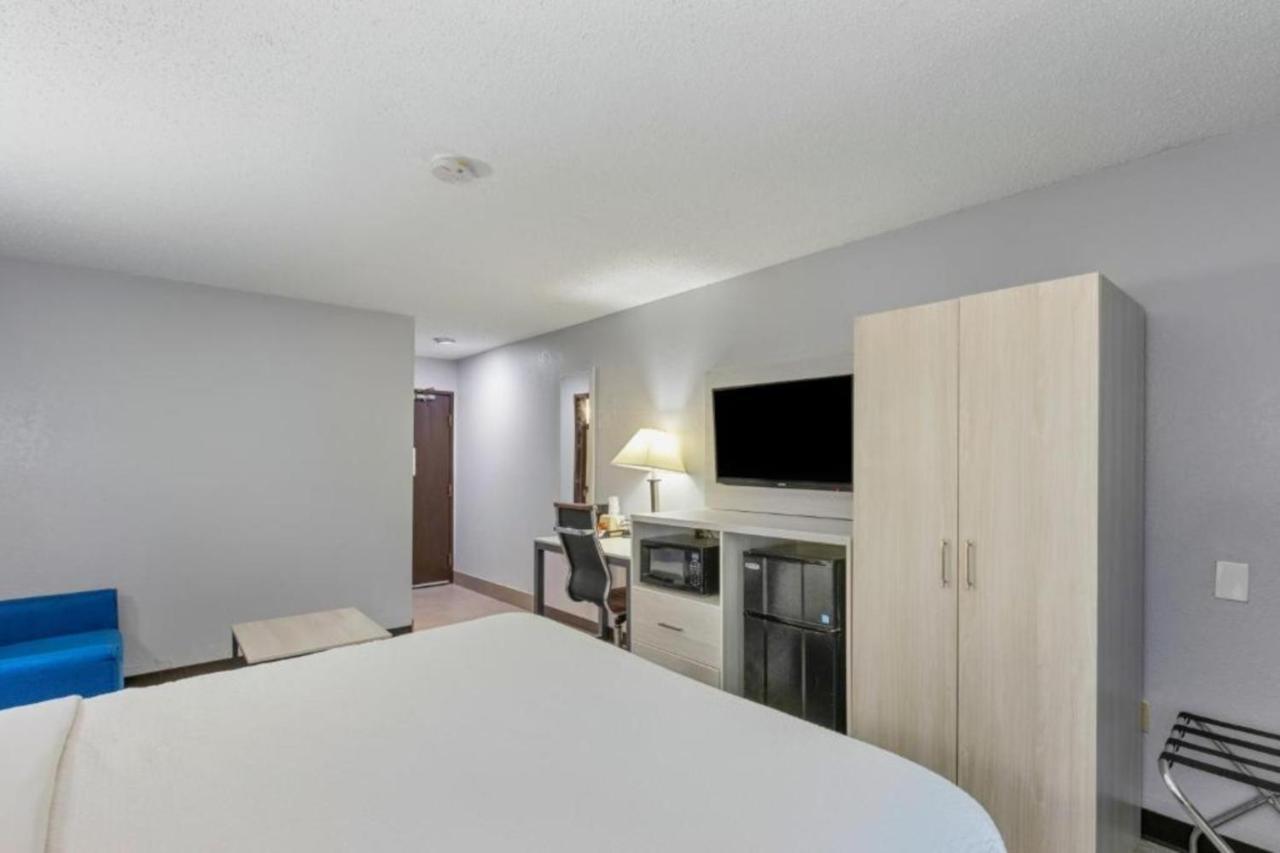 Days Inn By Wyndham Savannah Gateway I-95 Джорджтаун Экстерьер фото