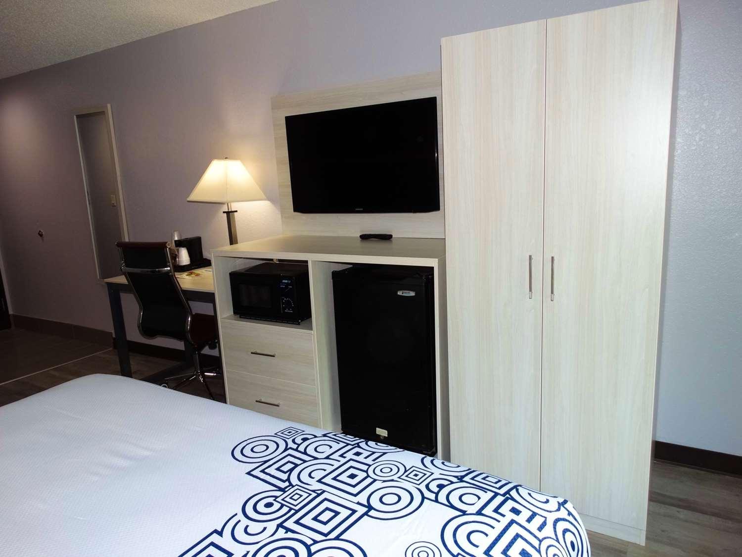 Days Inn By Wyndham Savannah Gateway I-95 Джорджтаун Экстерьер фото